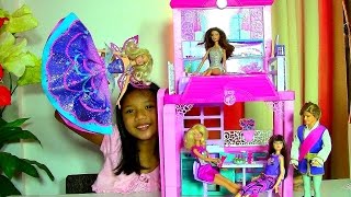 preview picture of video 'Barbie Glam Vacation House Monster High Clawdeen Wolf Scares Barbie Dolls'