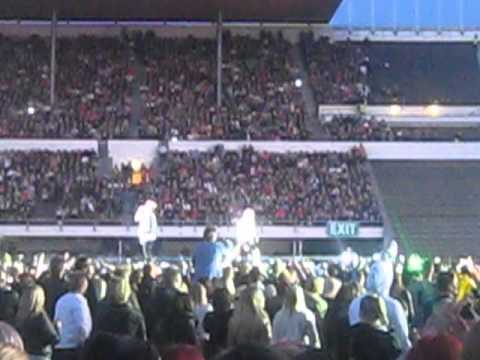 Cheek + Ville Galle & Sanni - Flexaa @ Olympiastadion 22.8.2014