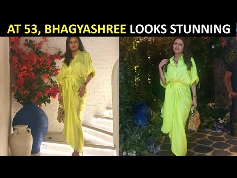 53-year-old Bhagyashree makes heads turn in a beautiful yellow dress, fans shower love