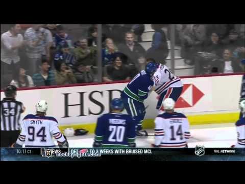 Theo Peckham vs Maxim Lapierre Oct 1, 2011