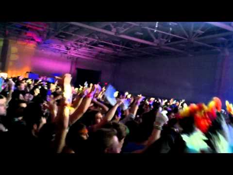 Tiesto - Turbulence (Aoki & Laidback Luke) - Lights All Night - Dallas 2011 [HD]