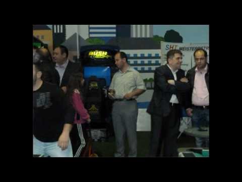 Argëtohu së bashku me familjen pippolino Duisburg.