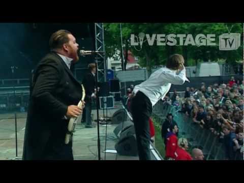 Livestage TV - Siesta! 2012 - The Hives Live - Wait A Minute & Hate To Say I Told You So
