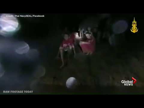 Video captures moment divers reach missing soccer team in Thai cave