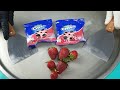 Mini Oreo Strawberry Ice Cream Rolls With Strawberry ايسكريم رول على الصاج اور�