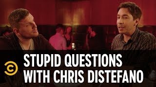 Justin Long Imagines Himself Pantsless in Connecticut - Stupid Questions with Chris Distefano
