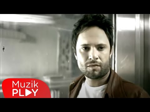 Özgün - Biz Ayrıldık (Official Video)