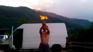 preview picture of video 'mangeur et cracheur de feu sylvano pyrotechnie'