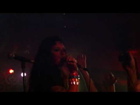 Sleigh Bells - Holly (Live @ Brillobox in Pittsburgh)