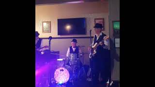 Eddie Lee's Back To Back Rock'n Roll band - Chet Akins 'Yakety Axe' Guitar Instrumental,