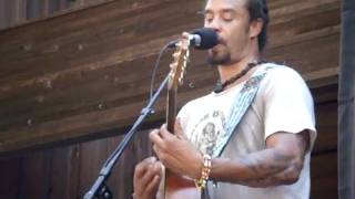 Michael Franti and Spearhead Shake It