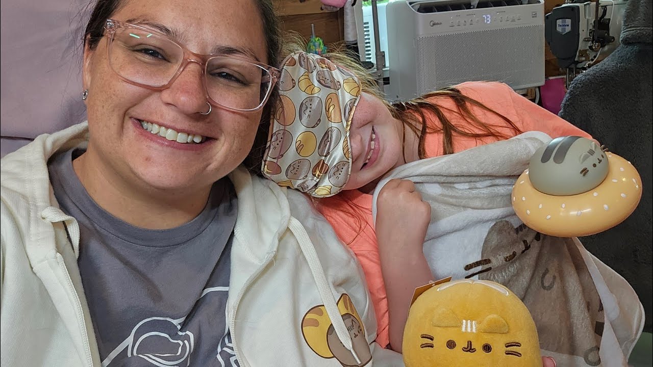 Unboxing with Thea: Pusheen Subscription Box and Cat Kit - Spring 2024