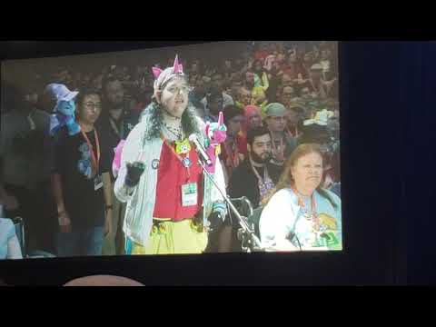Chris-Chan asks Lauren Faust a question at The Last Bronycon
