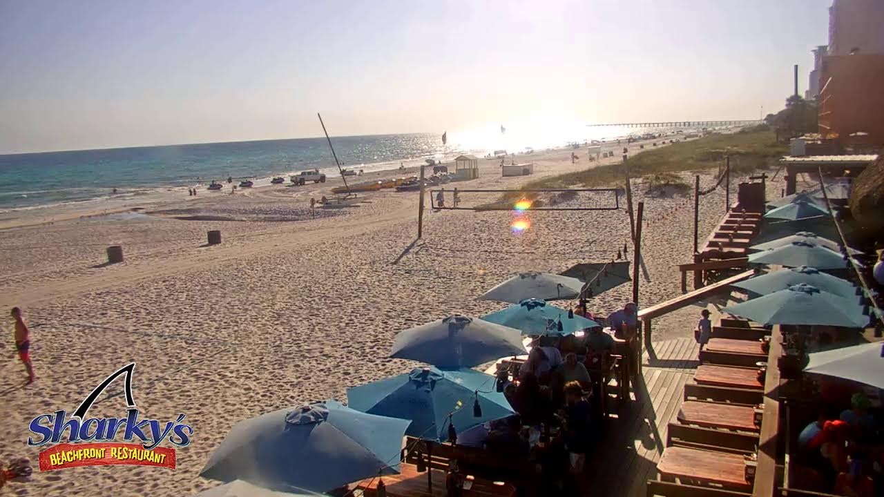 Live webcam view of Cámara de Playa del Restaurante Sharky's