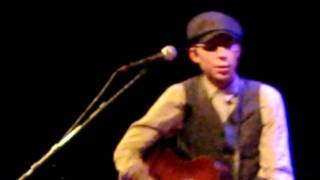 JUSTIN TOWNES EARLE: MOVIN´ ON