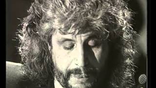 'A livella Totò (Antonio De Curtis) con Pino Daniele