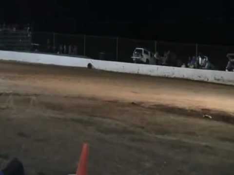 JUNIOR DRIVER RYAN MORRIS LOSES A WHEEL AT MOTHAR MOUNTAIN SPEEDWAY  22nd SEPT 2012