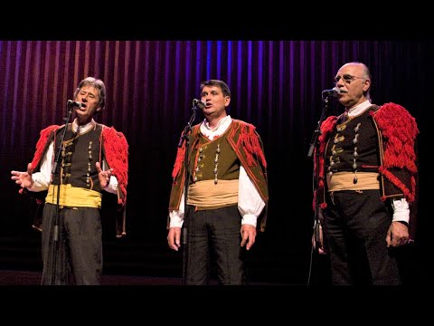 Lijepa moja - Klapa Maslina [Lisinski]