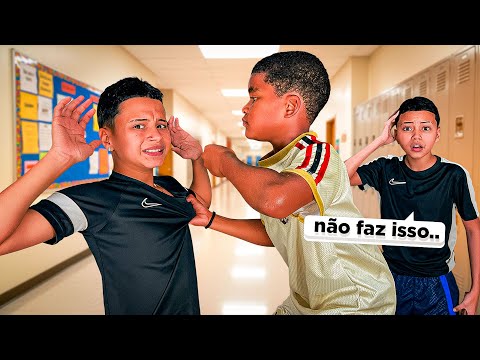 The twins Antonio and JP fought at school with a fake friend 😱 •Antônio and JP•