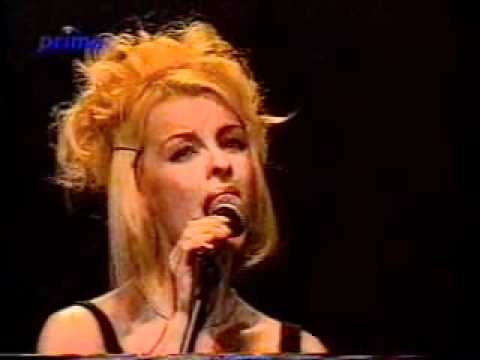 IVETA BARTOŠOVÁ A JIŘÍ KORN-ŠAŠEK A ADRIANA (LIVE)