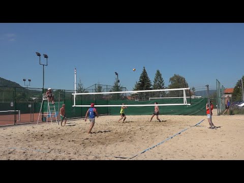 Výborný beach volejbal v Handlovej