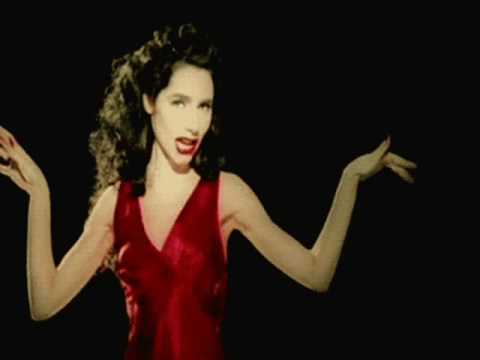 LA DEL VESTIDO ROJO - ROGER MILÁN