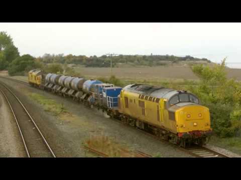 Bagillt 16.10.2015 - 97304 John Tiley and 97303 on RHTT - Flint Holywell - Class 37 97