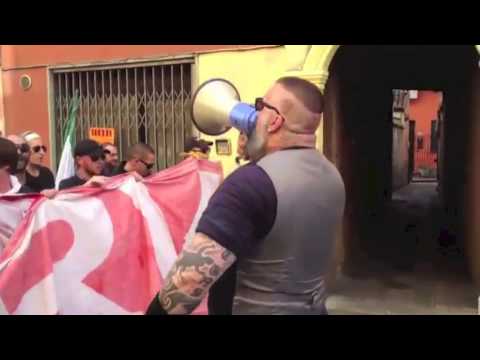 Via Roma nun fa la stupida... i tifosi del PIACENZA sfilano per soliderietà ai concittadini