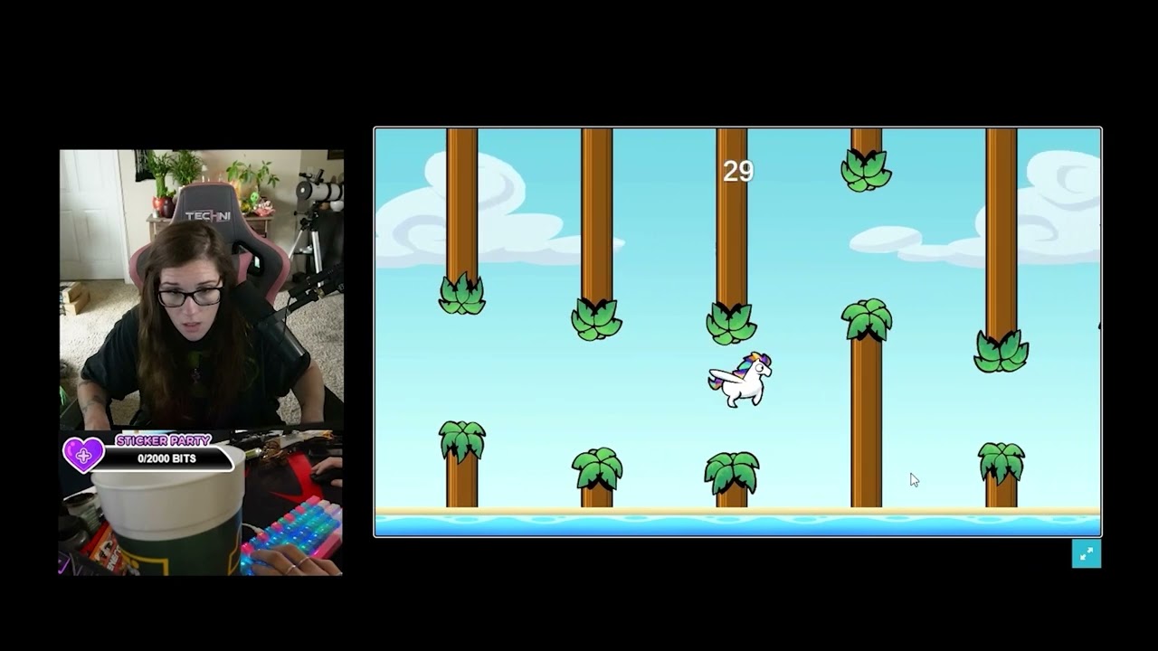 @P11nkXBL  plays Flappy Pegasus