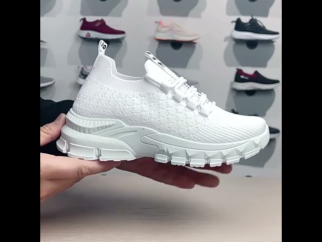 Vídeo relacionado con Roffatide anime zapatillas baño zapatillas de ducha antideslizantes zapatillas interiores y exteriores para hombres y mujeres 44-45