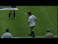 MARADONA PALLEGGIA CON UNA BOTTIGLIA VUOTA