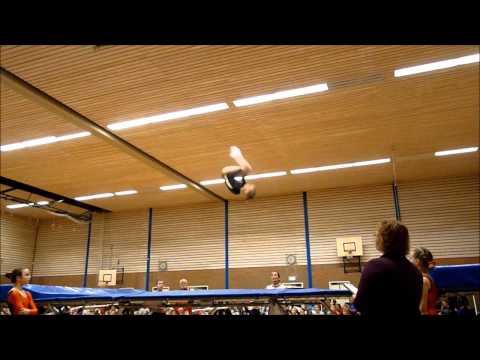 Tessa de la Parra - Trampoline - 1e Plaatsingswedstrijd 12-2-2011