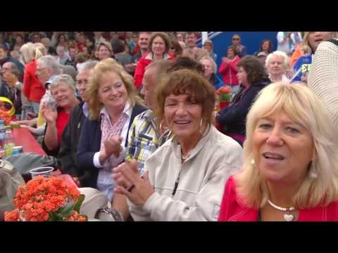 Zillertaler Haderlumpen bei Immer wieder sonntags 06.09.2015 - Schweizer Madl - YouTube.mp4