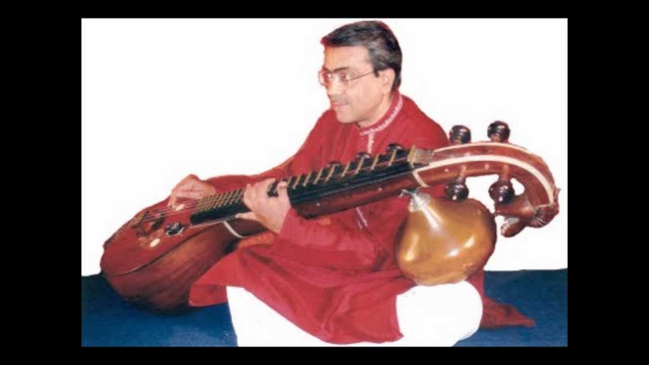 Hindolam-Alapana-Neerajakshi-D Balakrishna on his Veena (1/2)