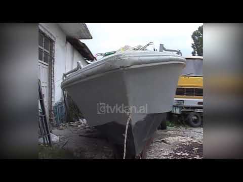 Skuestrohet skafi në Vlorë, arrestohen 9 persona për trafik klandestinësh (9 Tetor 2002)