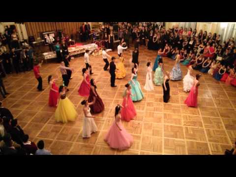 Maturitní ples OA Chrudim 2015 nástup 4.B