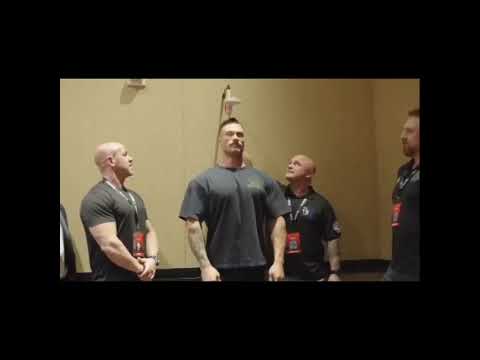 Cbum mostra pesagem no Mr Olympia 2022