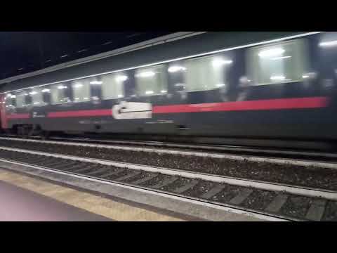 E 403 019 al traino dell'ICN 799 Torino Salerno