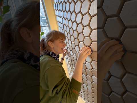 Simone VS the secret door… @simonegiertz