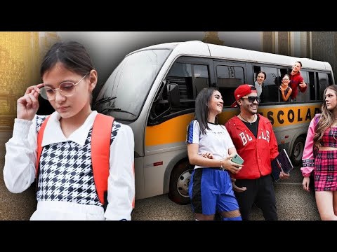 O PRIMEIRO DIA DE AULA! - A PIPULAR EP. 01 ( WEBSÉRIE BIANKINHA )