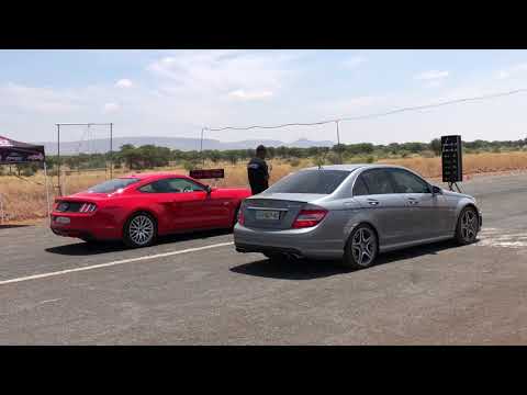 Ford Mustang GT 5.0 vs C63 AMG