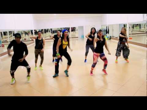 Zumba " Si Bo Kier Bo Bai  By Ataniro Ft Stephanie Gravenhorst /Choreo By Chenci At WKM Studio