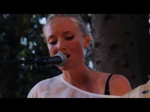 Lovisa Samuelsson - Sleepwalker - concert en jardin @ Montpellier