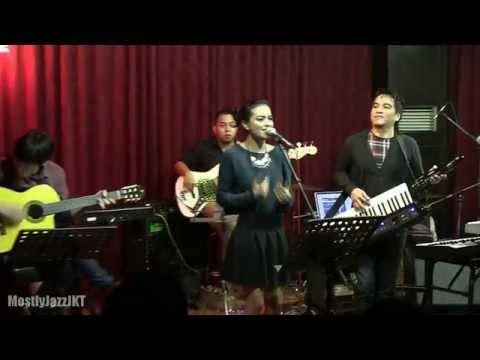 Indra Lesmana ft. Eva Celia - Terbunuh Sepi ~ Dan @ Mostly Jazz 31/01/14 [HD]
