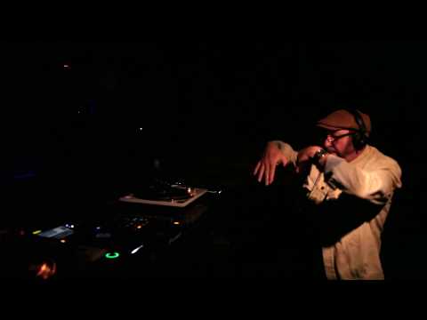 Chad Jackson live DJ set at Connies Acid House Party 3 Manchester 2016 - Chad dancing!