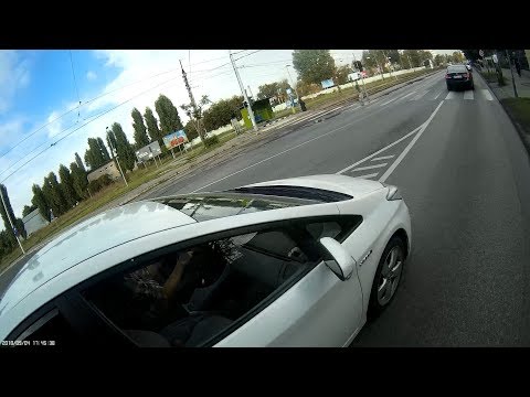 LSG-515 Sajnos le van zárva a járda - Sadly the pavement is blocked