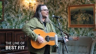 Jeff Tweedy performs &quot;I&#39;m The Man That Loves You&quot; for The Line of Best Fit