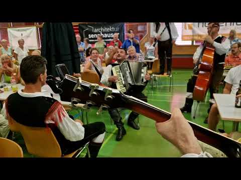 Gorenjski Kvintet mit Katja Križnar - Ich wart auf dich (unplugged)