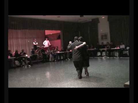  Cristina Sosa  and  Daniel Nacucchio  are  dancing  to  the  milonga  "  Pena Mulata  "