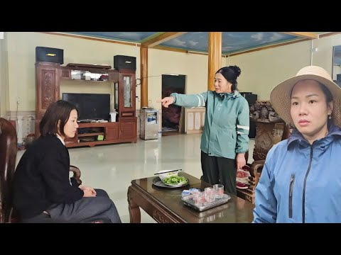 Khánh's mother chased Diem away, fearing that Diem would affect her daughter's happiness